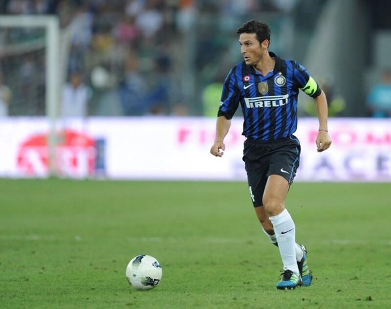 Tiền vệ phòng ngự Javier Zanetti